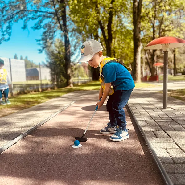 Le Microcosme Mini Golf 01