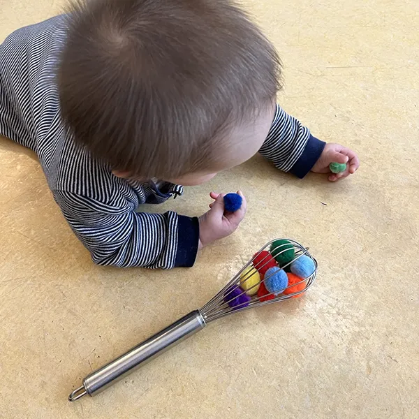 Les Petits Acrobates Pompons 04