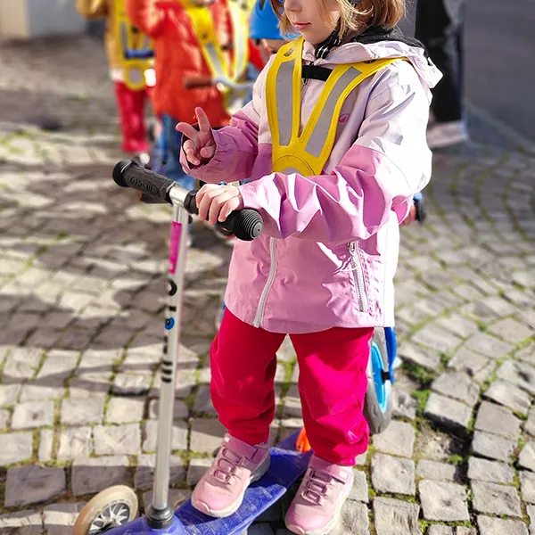 Enfants Trottinette Defi 10 Petits Acrobates Lausanne 04